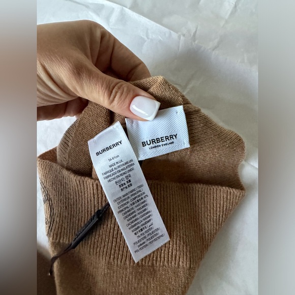 BURBERRY Cashmere Knit Logo Beanie Camel NEW - Picture 5 of 7